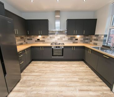 Burchett Place, Woodhouse, Leeds - Photo 3