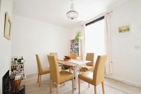 3 bedroom terraced house to rent - Photo 4