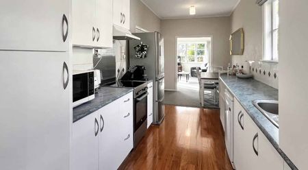 TERRACE END - 3 BEDROOMS - Photo 3