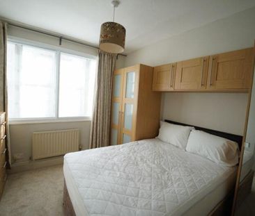 1 bedroom flat in Cureton Street - Photo 1