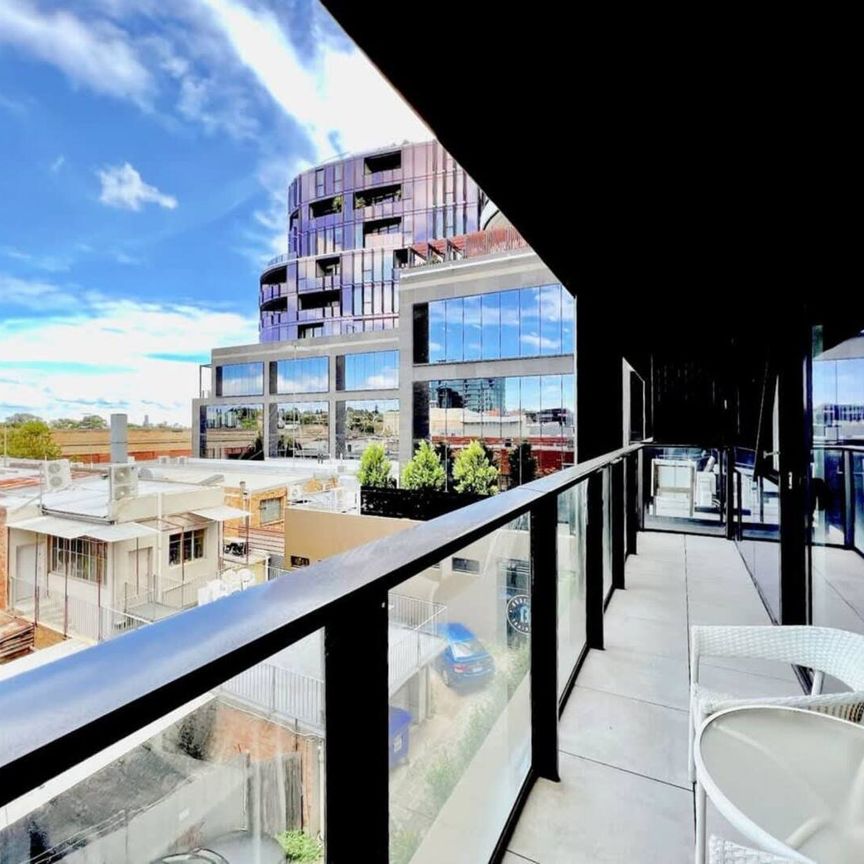 Fully furnished modern apartment in Hawthorn East - Photo 1