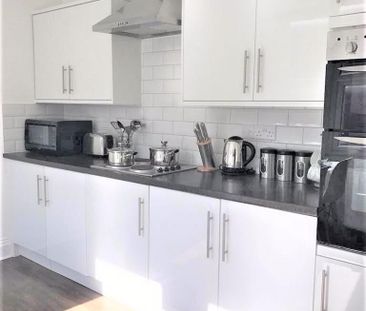 1 bedroom in a flat share to rent - Photo 6