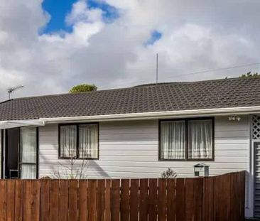 3 Bedroom House in Tawa - Photo 2