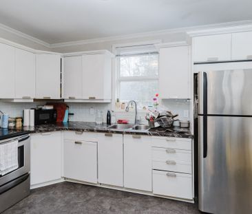 For Lease - 70 High Street, Mississauga, Ontario - Photo 3