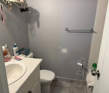 For Lease - 43 Wayne Avenue Unit# 2, Oshawa, Ontario - Photo 6