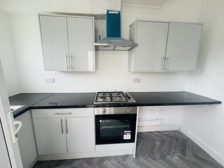 Leyland Road, Burnley - Photo 5
