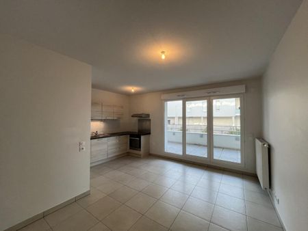 Location Appartement 3 pièces 56m² BARBERAZ 73000 - Photo 3