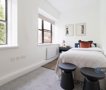 2 bedroom penthouse to rent - Photo 4