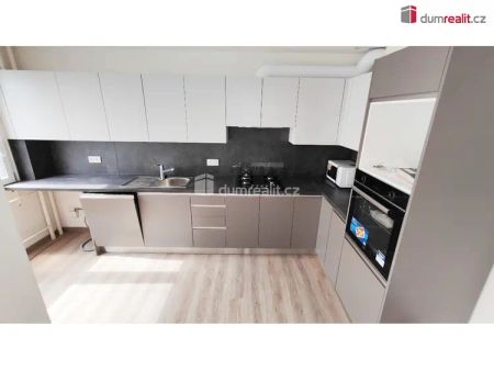 Světlý byt 2+1 po kompletní rekonstrukci, 62 m - Photo 3