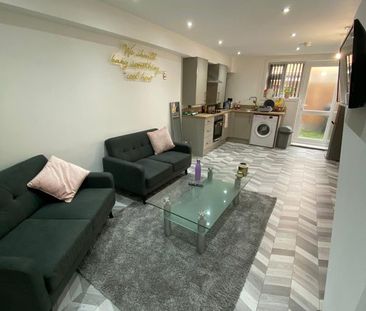 Bird's Nest - 6 Bedroom 6 Bathroom & No DepositLoughborough - Photo 3