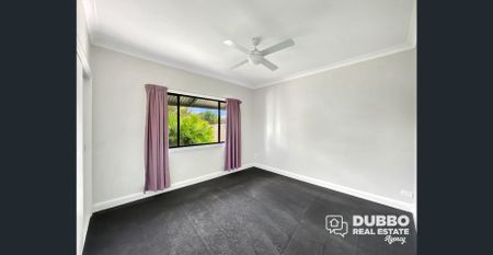FOUR BEDROOM RETREAT IN WEST DUBBO - Photo 2