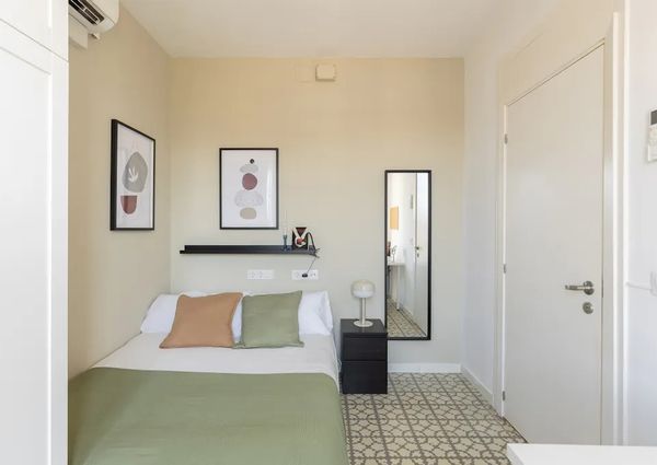 Carrer de Còrsega, Barcelona, Catalonia 08036