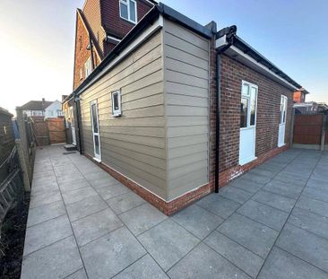 1 bedroom semi-detached house to rent - Photo 4