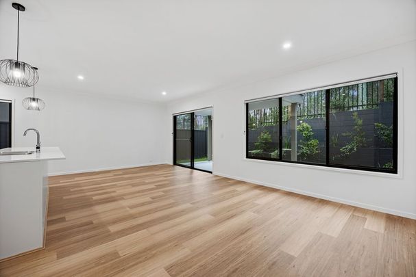 Family Home with Sparkling Pool - Photo 1