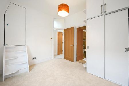 3 bedroom flat to rent - Photo 2