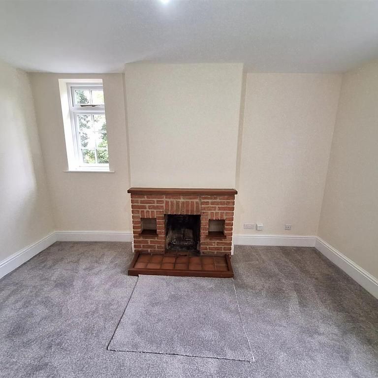 4 bedroom detached house to rent - Photo 1