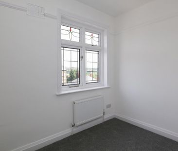 3 bedroom House To Let - Photo 2