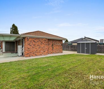 11 Woolnough Drive, Mill Park, Vic 3082 - Photo 5