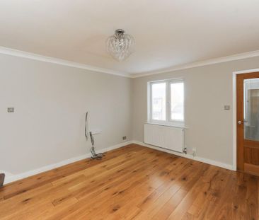 2 bedroom semi-detached house to rent - Photo 5