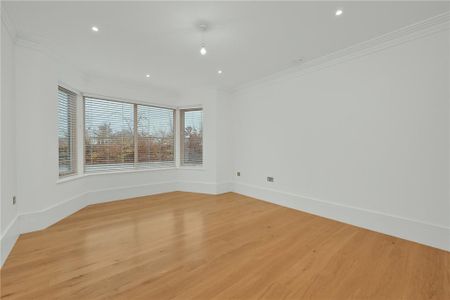 5 bedroom detached house to rent - Photo 2