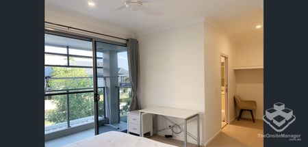 Modern 3 Bedroom Unit for rent - Photo 3