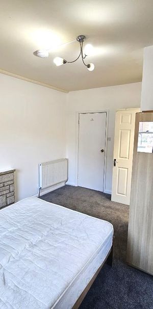 House share to rent - Photo 1