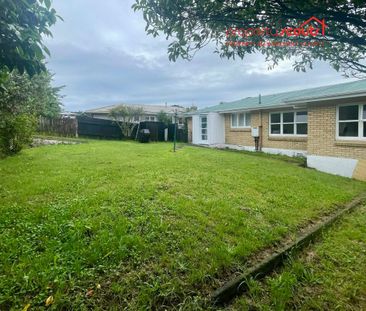 Beauty on Bayly - Photo 2