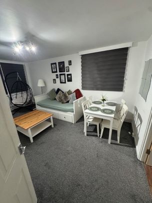 1 Bed Flat, Shaftesbury Point, E13 - Photo 1