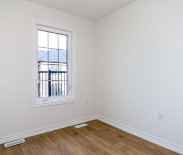 For Lease - 2025 Matteer Court Unit# Unit 20, Innisfil, Ontario - Photo 1