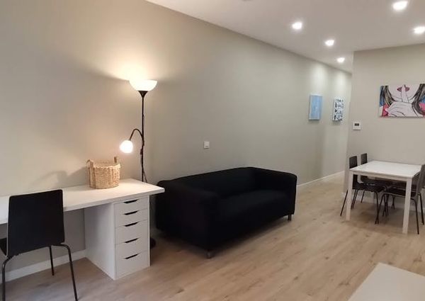 Carrer del Diluvi, Barcelona, Catalonia 08012