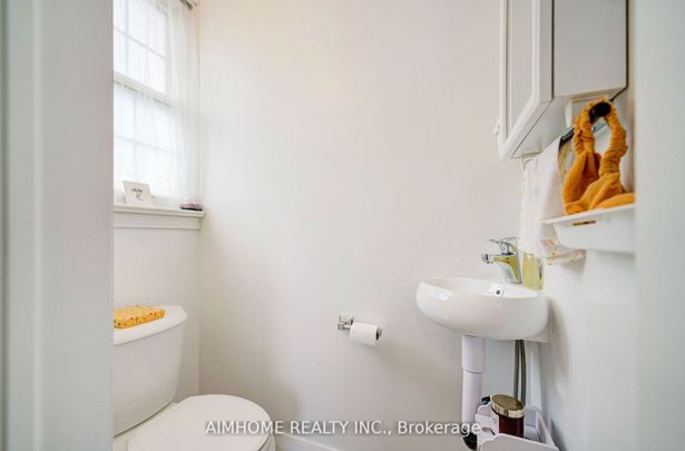 For Lease - 221 St Lawrence Street Unit# Upper Floor, Whitby, Ontario - Photo 1