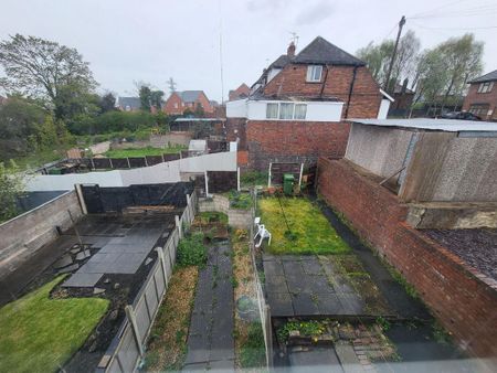 3 bedroom semi-detached house to rent - Photo 3