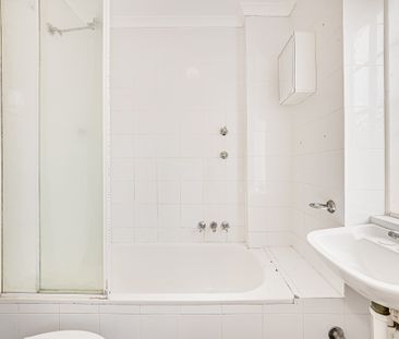 Studio Apartment - Offered Unfurnished - Photo 4