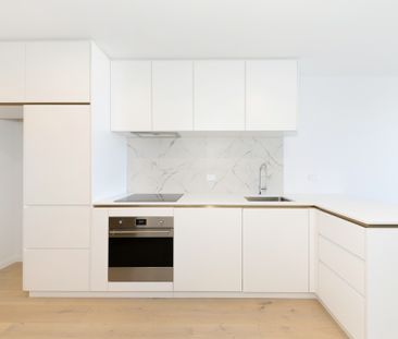 Brand New Living at "The Shard" - Modern Style and Ultimate Conveni... - Photo 2