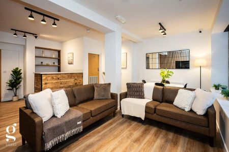 1 bedroom in a flat share to rent - Photo 2