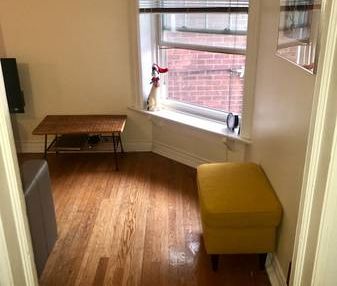 BEAUTIFUL 1 BEDROOM UPPER UNIT RENTAL - Photo 3