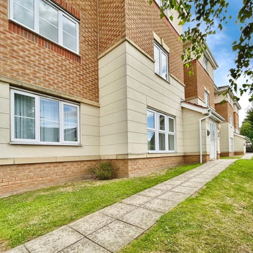 2 bedroom Flat To Let - Photo 1