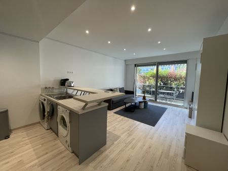 Location Appartement 1 pièce 34m² MARSEILLE 8ème - Photo 3