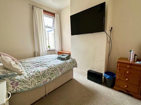 3 bedroom House To Let - Photo 4