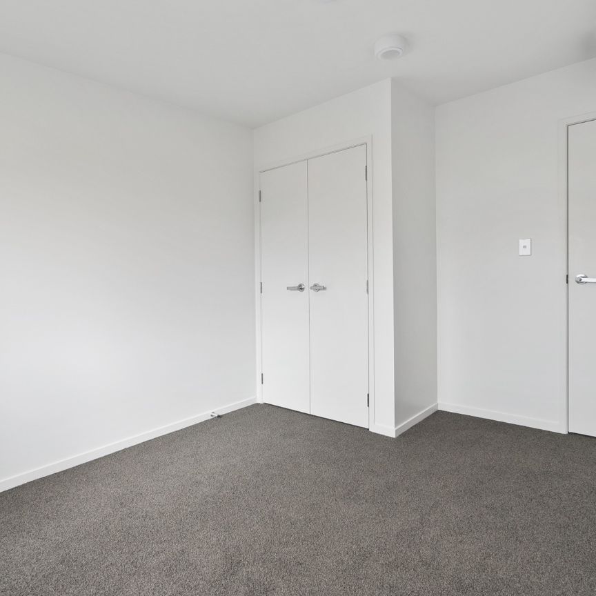 Modern 2 Bedroom 2 Bathroom Apartment - Photo 1