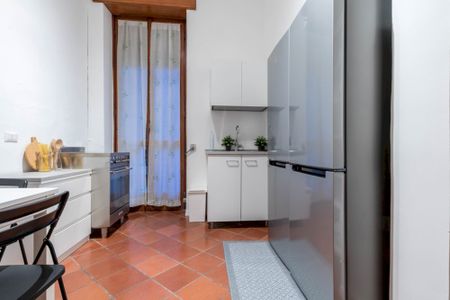 Elegant single room in Viale Regina Margherita - Photo 3