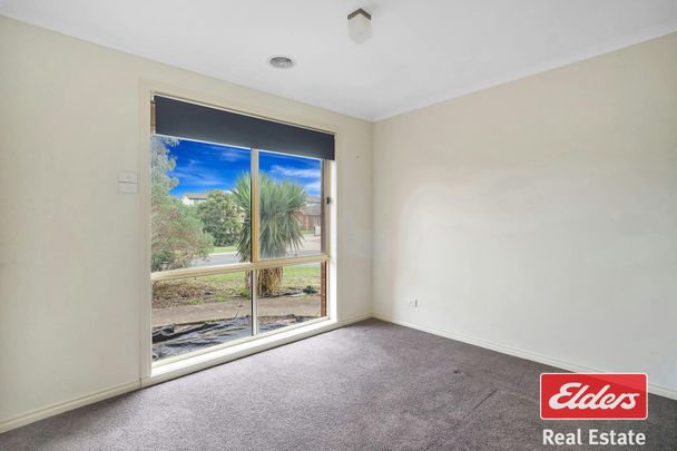 Neat & Tidy 2-Bedroom Unit in Prime Werribee Location! - Photo 1