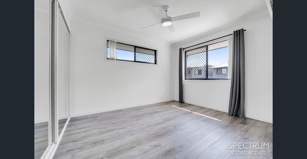 Tidy modern home in convenient location - Photo 1