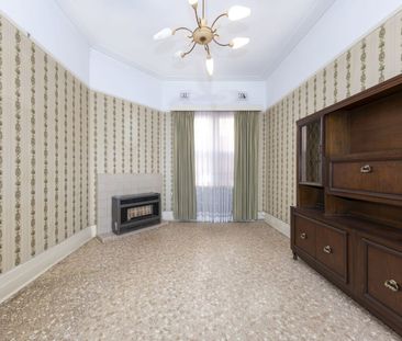 Neat Edwardian house close to all amenities! - Photo 1