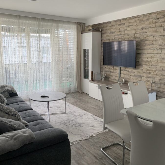 Zentrumsnahe 2-Zimmerwohnung mit großem Balkon zu vermieten ( verfügbar ab 01.01.2026 ) - Photo 1