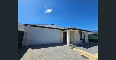 Stunning New Home - Photo 5