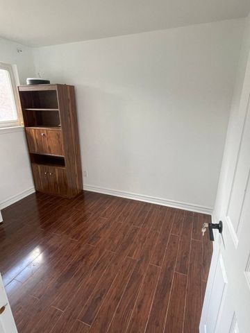 For Lease - 143 Chester Le Boulevard Unit# Unit 2, Toronto, Ontario - Photo 3