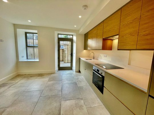 3 bedroom terraced house to rent - Photo 1