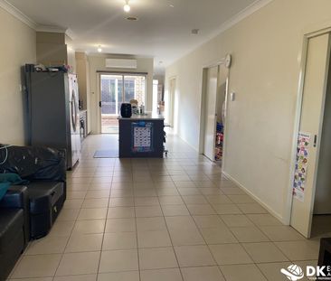 Comfort & Location – single storey house located in Truganina - Photo 4