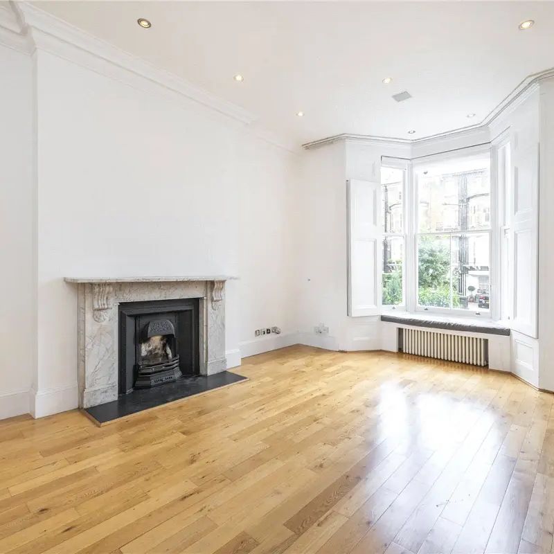 5 bedroom house in Belsize Park - Photo 1